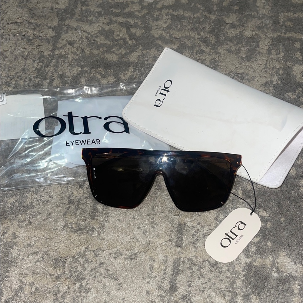 Otra women’s Tortoiseshell Shield Sunglasses - Black Lenses
